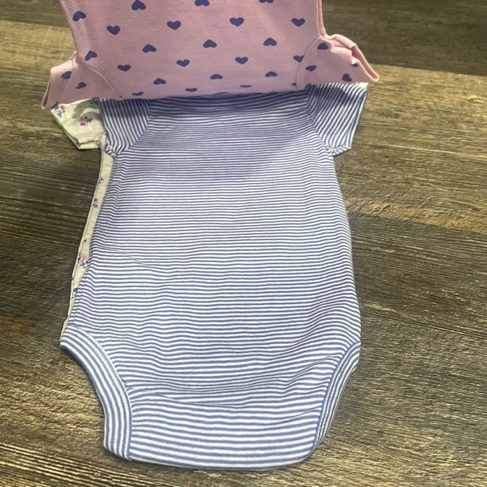 3 pc carter’s baby bodysuit
